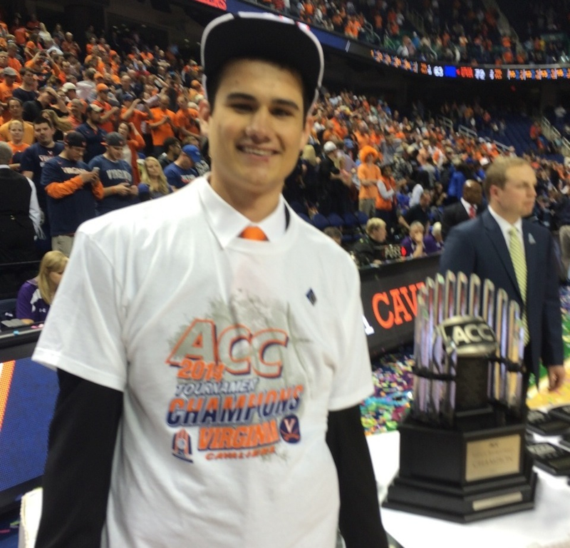 Illustration for article titled How A UVa Fan Bluffed His Way Into The Huddle At The ACC Title Game
